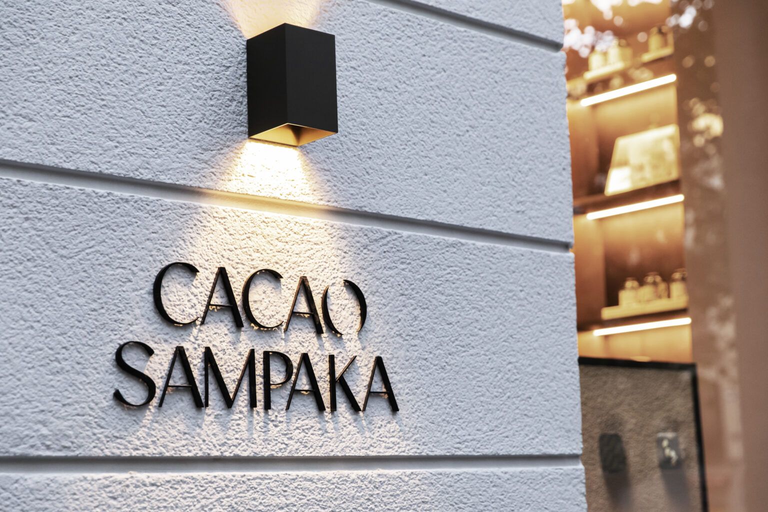 Cacao Sampaka celebra su veinticinco aniversario con la apertura de su primera flagship store en la milla de oro de Madrid - Gastronomía y Moda