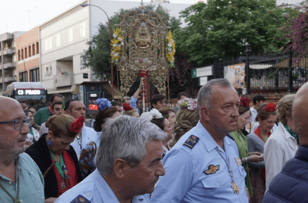 Triana vuelve a volcarse con su Mercadillo Solidario a beneficio de la obra social - Gastronomía y Moda