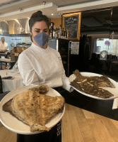 Disfruta de una parrillada de pescado y marisco en el restaurante Almansa - Gastronomía y Moda