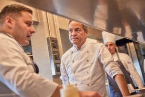 Eldelmar – Hermanos Torres, cocina mediterránea sobre el mar - Gastronomía y Moda