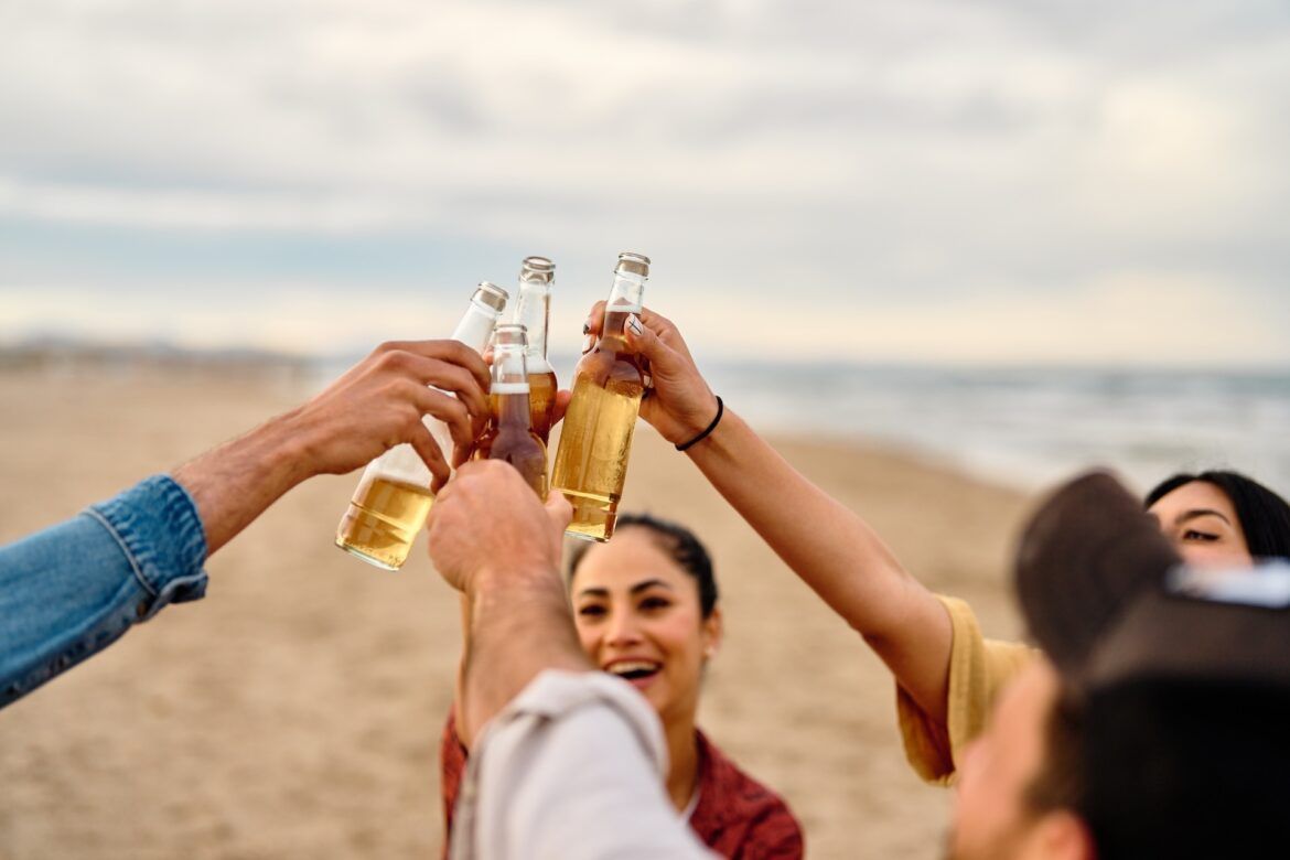 Casi el 70% de los españoles consume cervezas sin alcohol - Gastronomía y Moda