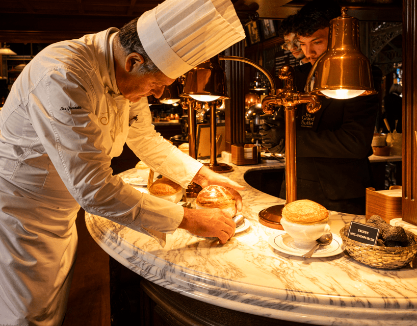 El lujo de la trufa llega a Les Grands Buffets con 14 nuevas recetas que rinden homenaje a la cocina clásica francesa El lujo de la trufa llega a Les Grands Buffets con 14 nuevas recetas que rinden homenaje a la cocina clásica francesa - Gastronomía y Moda