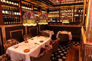 Chicarreros da el gran salto gastronómico en Sevilla y se posiciona como uno de los imprescindibles de la ciudad - Gastronomía y Moda