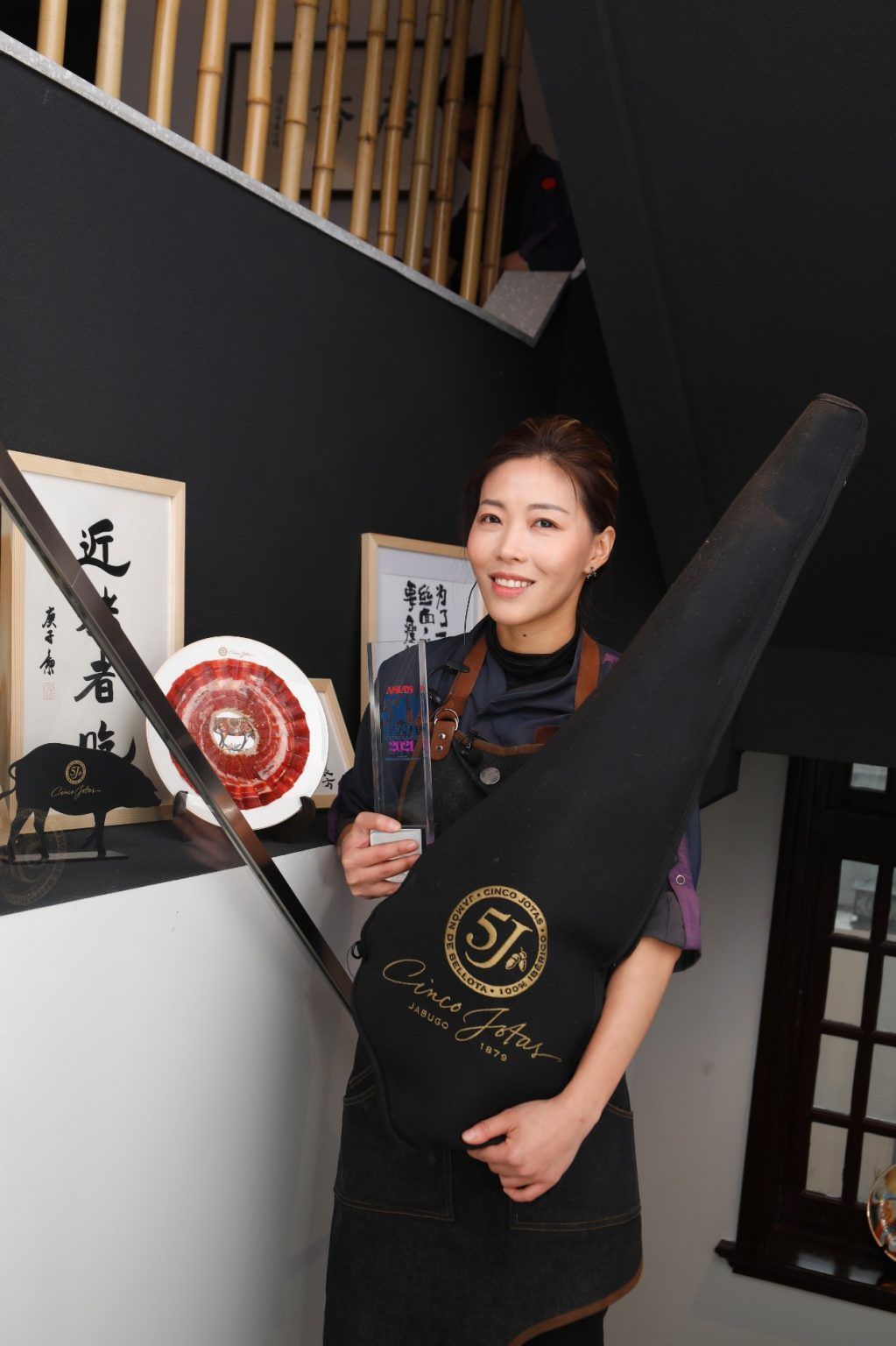 Cinco Jotas apoya el talento y la trayectoria de la chef DeAille Tam en China con el patrocinio del premio a la “Mejor Chef Femenina de Asia 2021” - Gastronomía y Moda