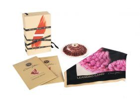 Cinco Jotas presenta su edición limitada para el Día de la Madre creada por el diseñador Leandro Cano - Gastronomía y Moda