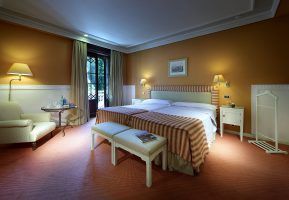 Alhambra Palace, el hotel de los 108 sueños - Gastronomía y Moda