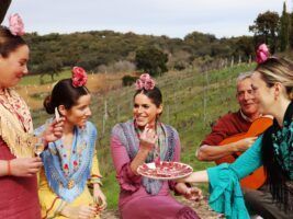 CorSevilla y la firma Marta Ovelar se unen para llevar el producto artesano y de cercanía a la Feria de Sevilla 2025 - Gastronomía y Moda