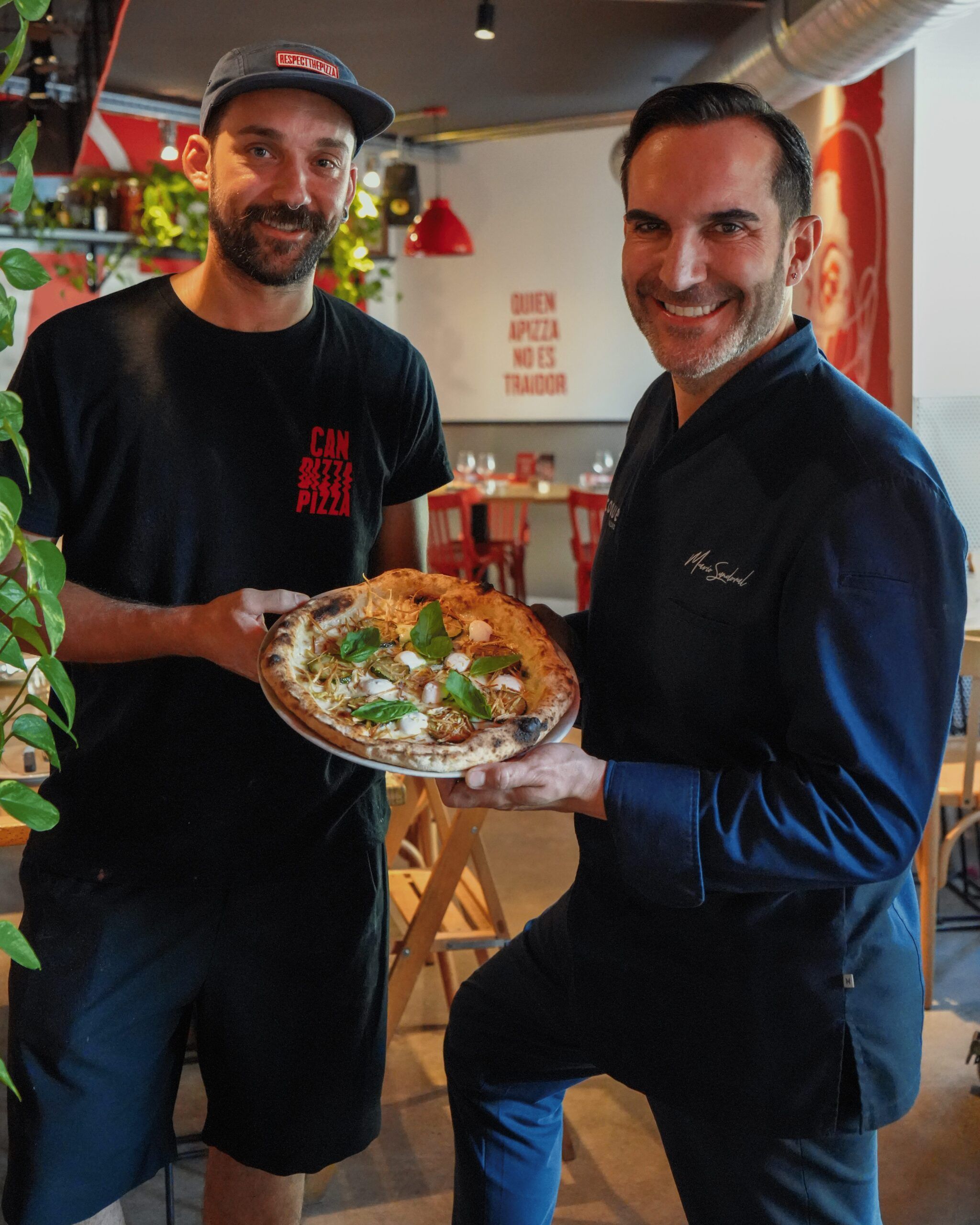 Can Pizza y Mario Sandoval revolucionan la Pizza Week con una pizza solidaria cuyos beneficios irán destinados a World Central Kitchen - Gastronomía y Moda