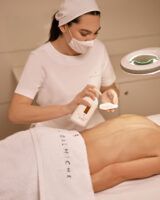Adiós al bacné: el método infalible de Cristina Galmiche para una espalda libre de imperfecciones - Gastronomía y Moda
