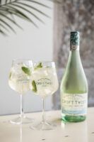 Croft Twist conquista Madrid con el spritz andaluz que está revolucionando el aperitivo - Gastronomía y Moda