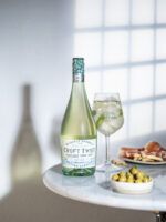 Croft Twist conquista Madrid con el spritz andaluz que está revolucionando el aperitivo - Gastronomía y Moda