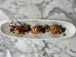 La DOP Torta del Casar celebra diez años de rutas gastronómicas en Cáceres con recetas que convierten el queso extremeño en alta cocina - Gastronomía y Moda