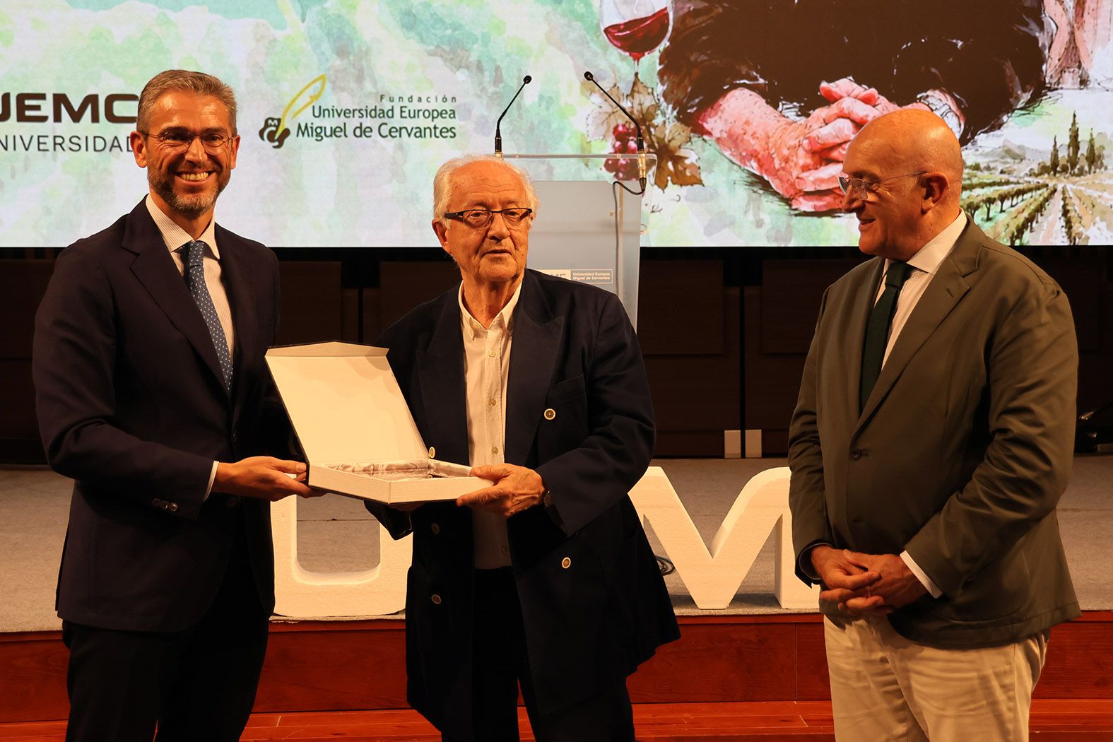 José Peñín recibe el Premio Fundación UEMC 2026 por toda una vida dedicada al mundo del vino - Gastronomía y Moda