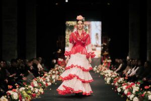 Casa Márquez acompaña el cierre de la Pasarela Flamenca Jerez 2026, reflejo del gran momento de la moda flamenca - Gastronomía y Moda