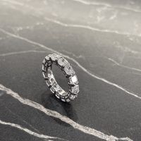 Luce anillo con 'pedrusco' Dlujo Jewel sin necesidad de dejarte el sueldo - Gastronomía y Moda