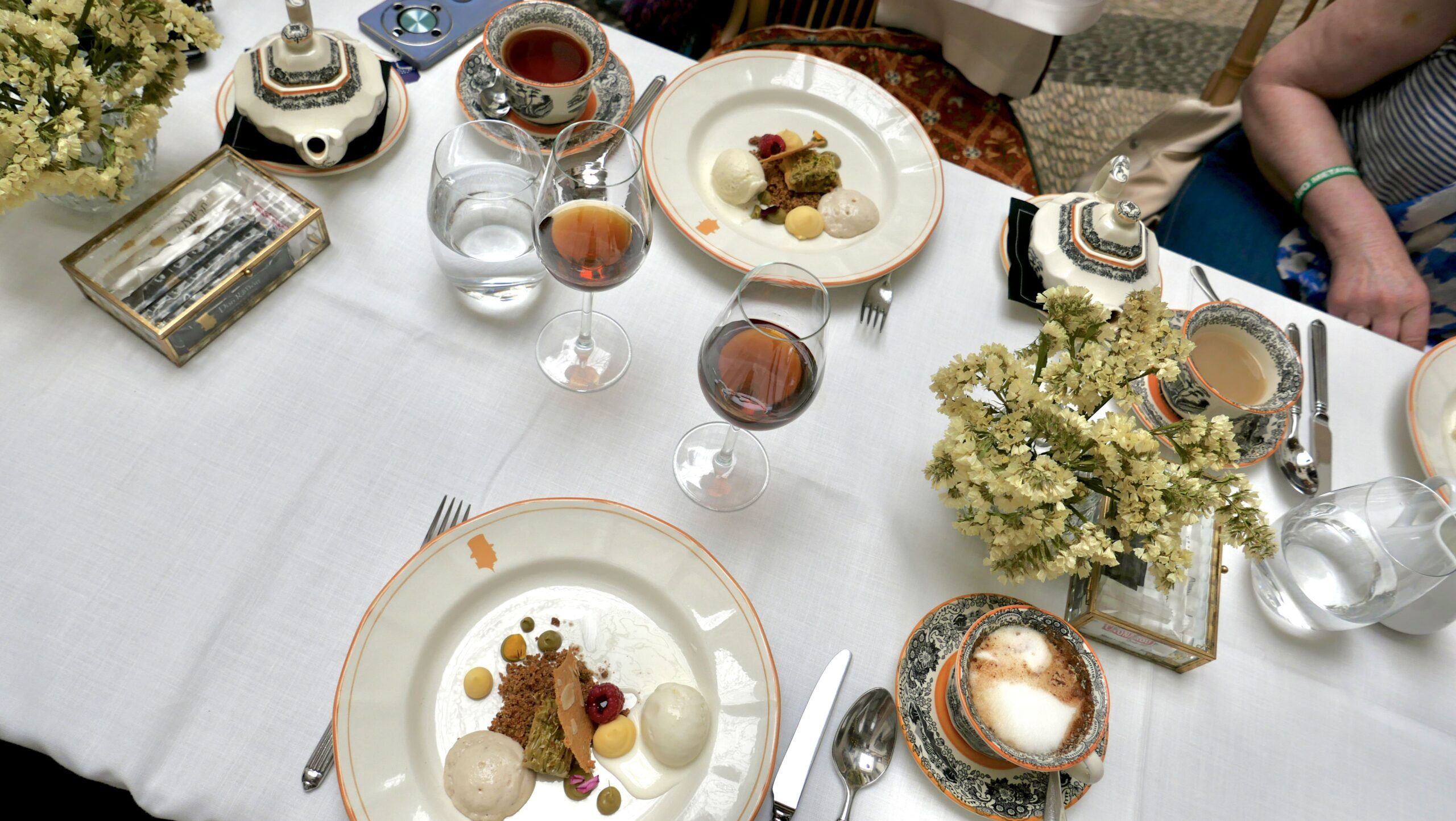 El Hotel Don Ramón de Sevilla recupera la historia con su exclusivo Bocado Imperial inspirado en Carlos V - Gastronomía y Moda