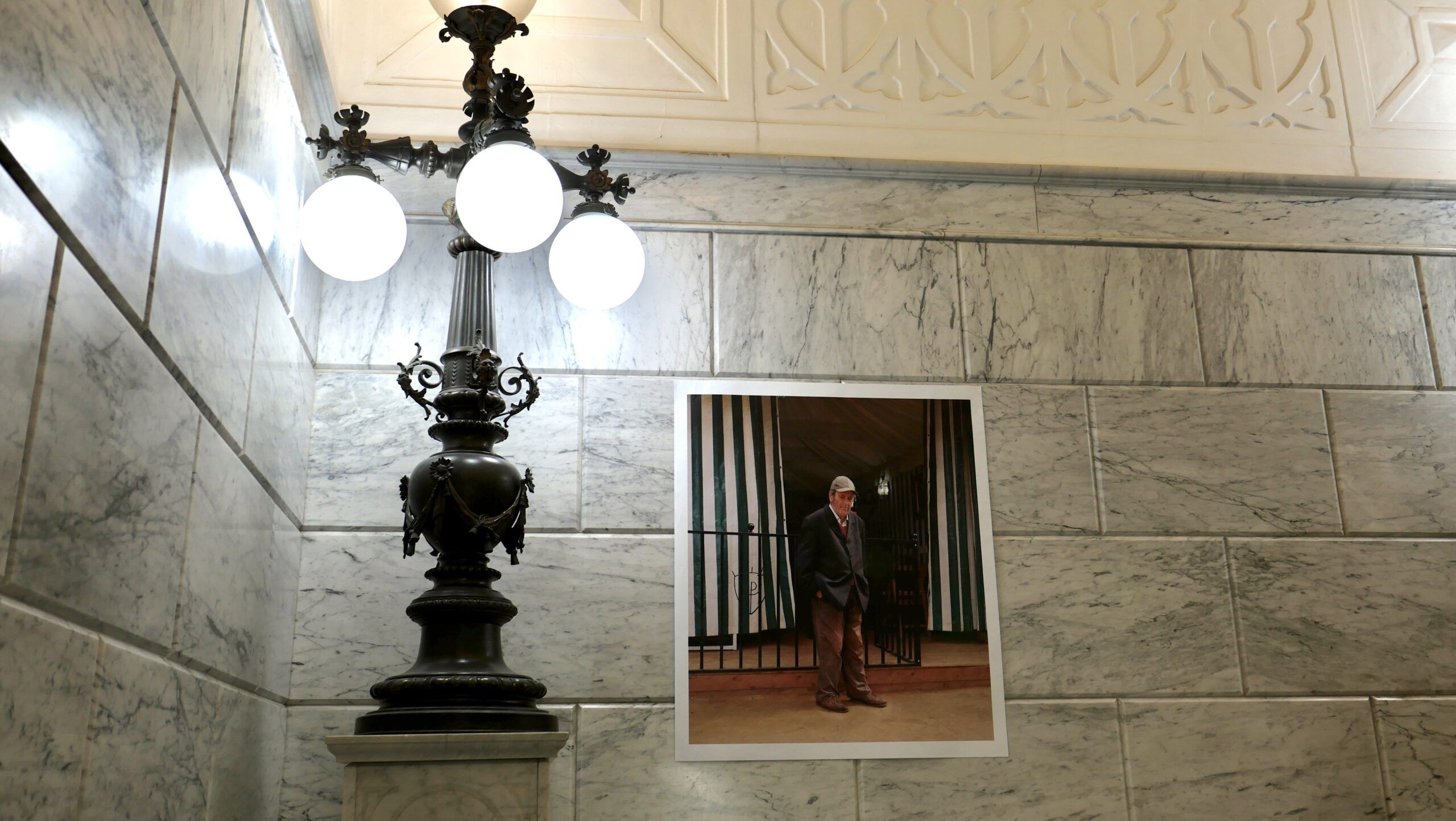“Periferia” en Sevilla: la mirada de Julien Soulier llega a Casa Fabiola con una exposición efímera - Gastronomía y Moda