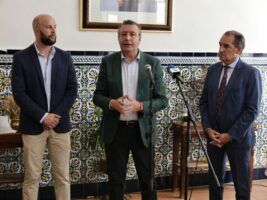 Javier Fernández reivindica el futuro de la Sierra Morena sevillana en un encuentro con vecinos y colectivos de la comarca - Gastronomía y Moda