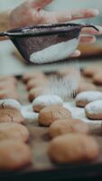 500 kg de mantecados en horno de leña, artesanales, y con materias primas de kilómetro 0, saldrán de la Pastelería Virgen de los Remedios en Estepa - Gastronomía y Moda
