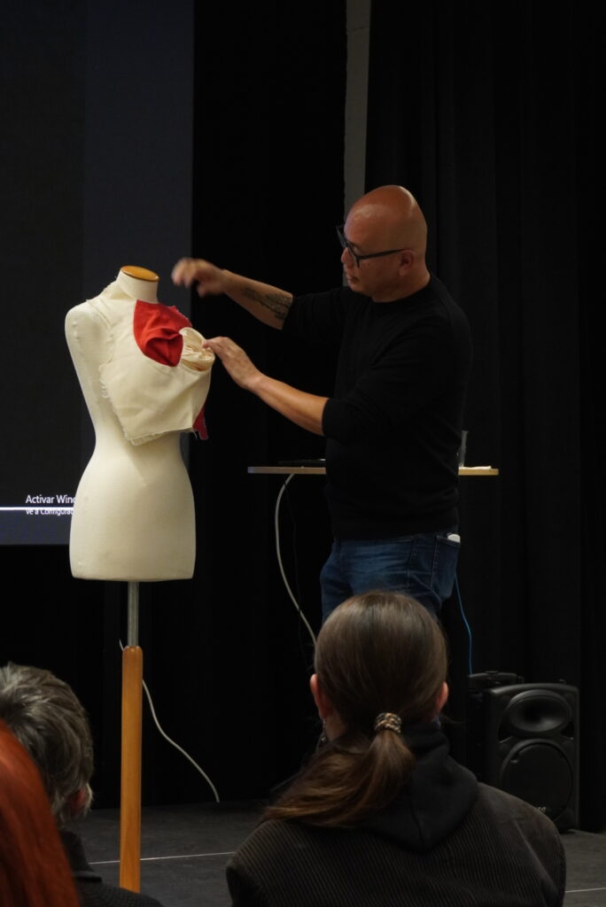 Shingo Sato revoluciona el patronaje en Bilbao con su visión innovadora del diseño de moda - Gastronomía y Moda