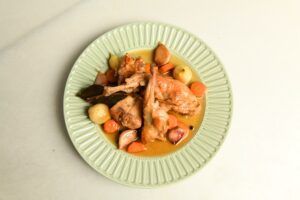 La carne de conejo vuelve con fuerza: la proteína saludable, sostenible y llena de tradición que conquista a las nuevas generaciones - Gastronomía y Moda