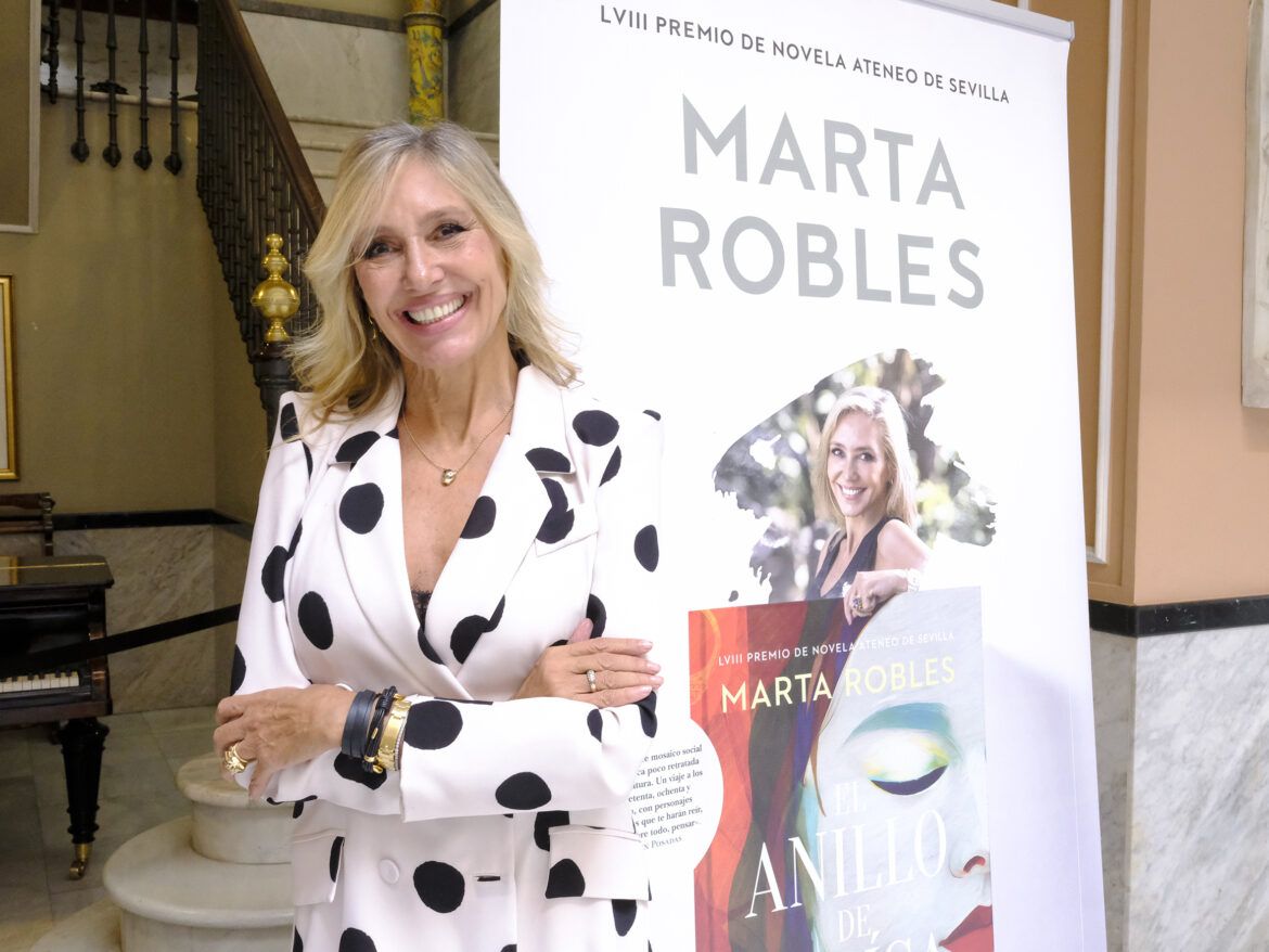 Marta Robles presenta en el Ateneo de Sevilla «El anillo de Eloísa», su novela ganadora del Premio Ateneo 2026 - Gastronomía y Moda