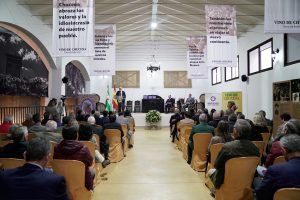 La DOP del Condado de Huelva celebra el 90 aniversario reconociendo a la Caja Rural por el apoyo constante al sector - Gastronomía y Moda