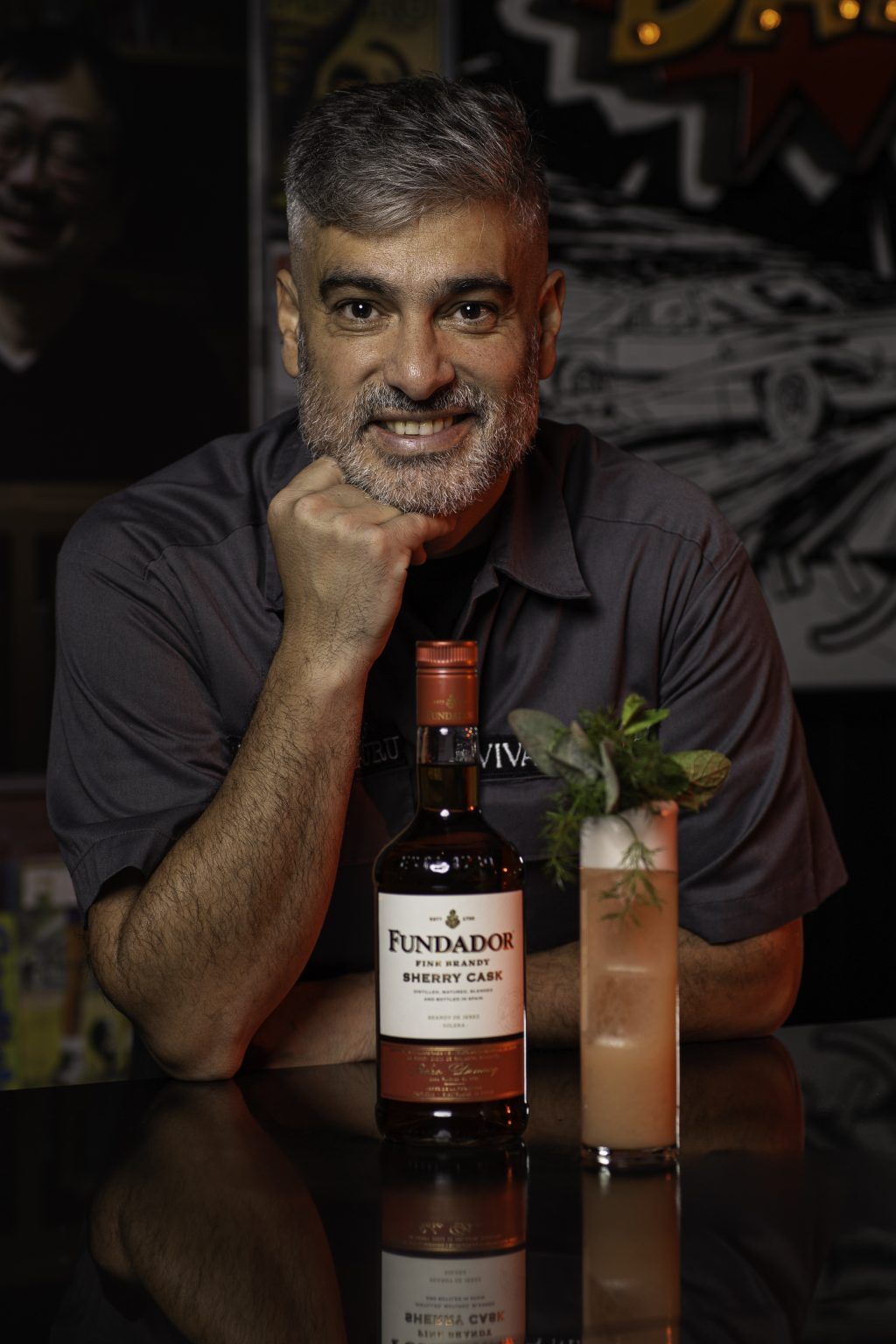 Las estrellas de la música latina degustarán tres exclusivos cócteles de Diego Cabrera con Brandy Fundador en la 24.a Entrega Anual del Latin GRAMMY® - Gastronomía y Moda
