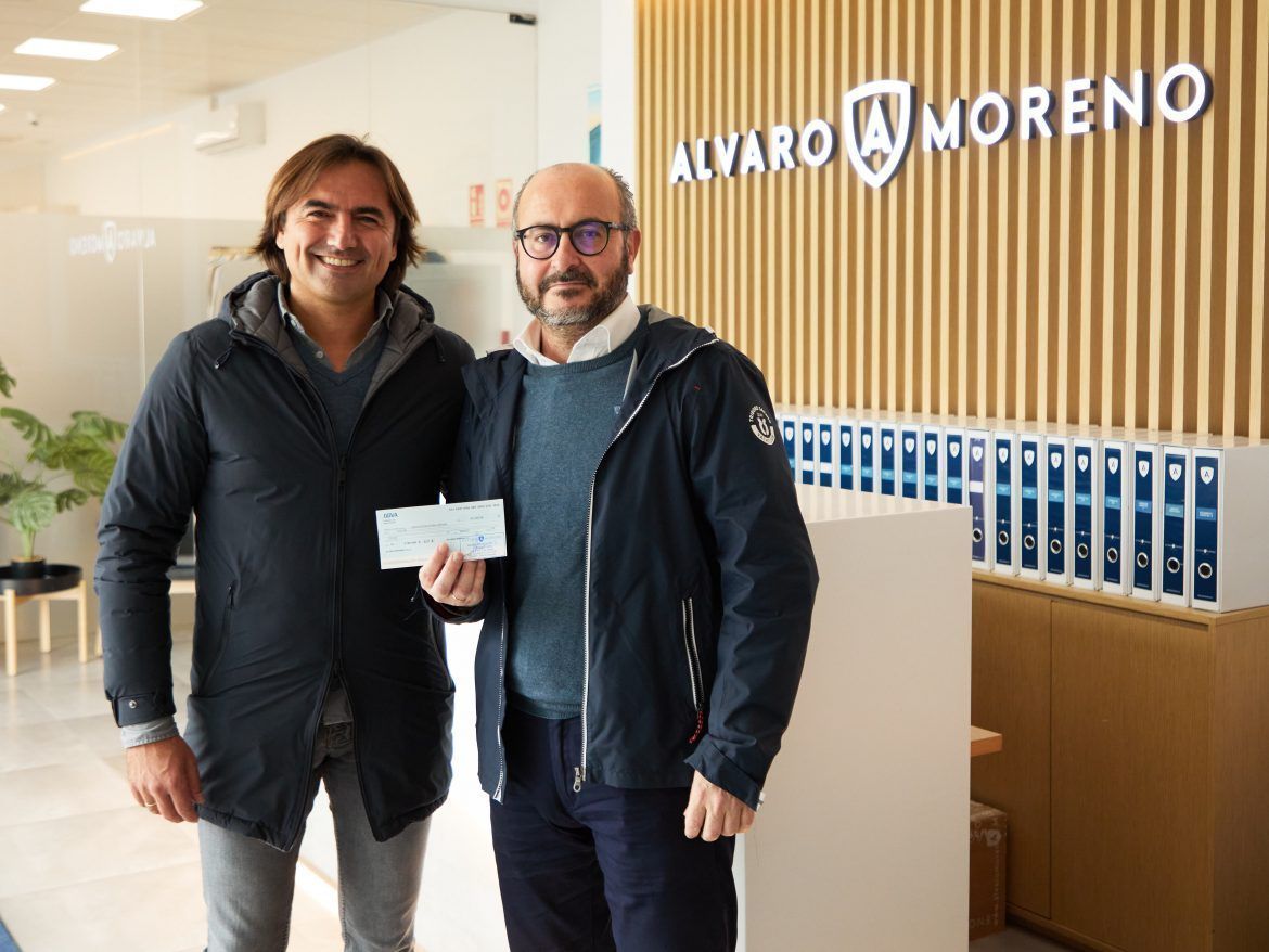 Álvaro Moreno recibe el sello de la “Red de Empresas por el Empleo con Apoyo” de Down España por su proyecto de “Tiendas con Alma” - Gastronomía y Moda