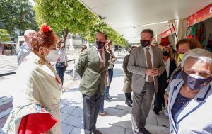El Ayuntamiento de Sevilla destaca el buen funcionamiento del mercadillo de moda flamenca - Gastronomía y Moda