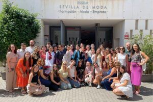 El Centro de Enseñanzas Artísticas Superiores de Diseño ESSDM clausura el proyecto Erasmus BIP con un desfile de moda flamenca - Gastronomía y Moda