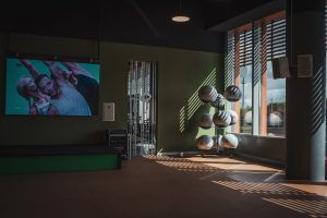 El centro de fitness YO10 Sportclub del Centro Comercial TORRE SEVILLA incorpora a su oferta un curso de profesor de yoga - Gastronomía y Moda