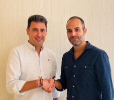 El restaurador y pintor sevillano Marcos Moreno será el encargado de anunciar la “Navidad de Estepa 2024” - Gastronomía y Moda