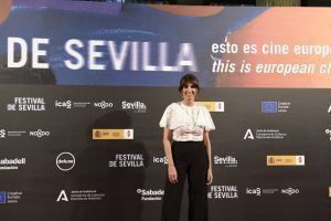 El look de inspiración sevillana de Carmen Acedo que Elia Galera ha elegido para la premiere de 'Pan de limón con semillas de amapola' - Gastronomía y Moda