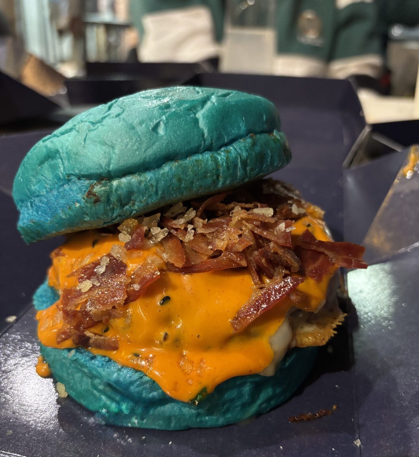 The President y la Emmy Peta Z: la hamburguesa que estalla en sabor y rompe las reglas The President y la Emmy Peta Z: la hamburguesa que estalla en sabor y rompe las reglas - Gastronomía y Moda