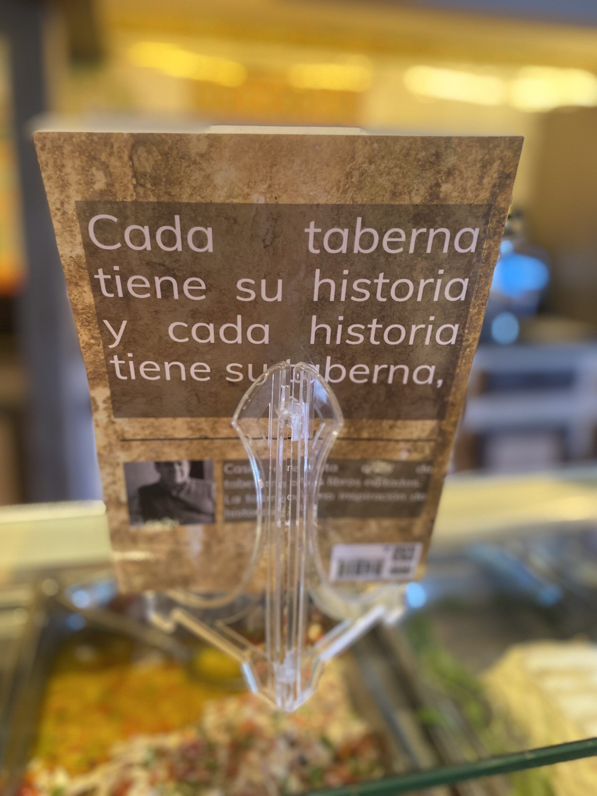 Enrique Becerra: "Las tabernas son escenarios en los que pasa casi de todo. O sin el casi" - Gastronomía y Moda