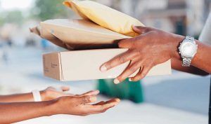 Derechos y garantías al comprar un producto que tienen que enviar a casa - Gastronomía y Moda