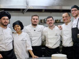 Bodegas Mezquita transforma La Última Cena en una experiencia única de gastronomía, fe y solidaridad en Córdoba - Gastronomía y Moda