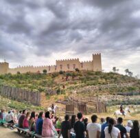 Un viaje por la historia en Puy de Fou España - Gastronomía y Moda