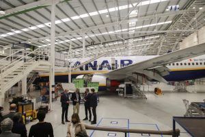 Espadas destaca la importancia del complejo industrial de reparación y mantenimiento de aeronaves de Ryanair - Gastronomía y Moda