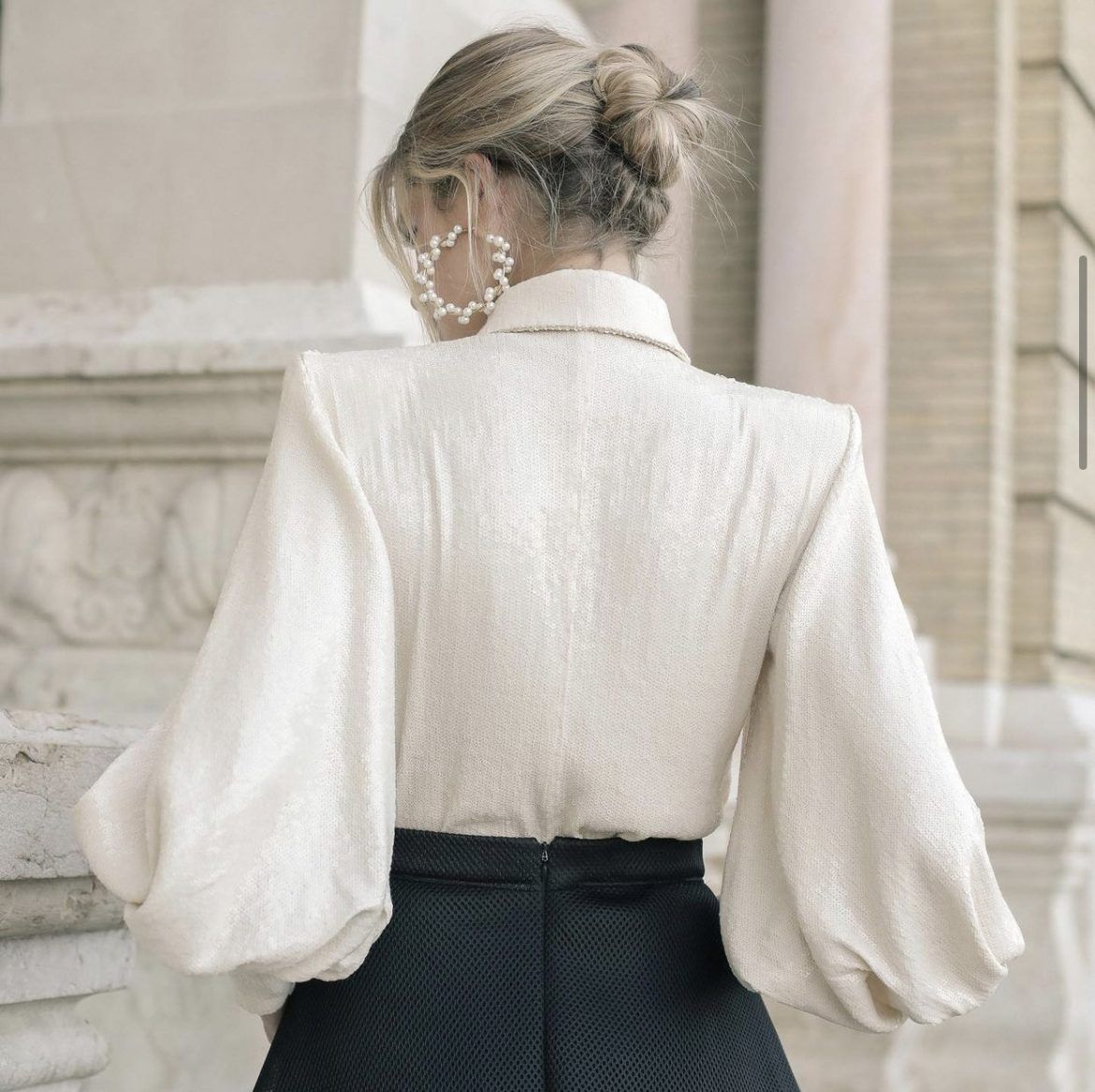 Espectacular camisa de lentejuelas y falda voluminosa by Manuel Zerpa - Gastronomía y Moda