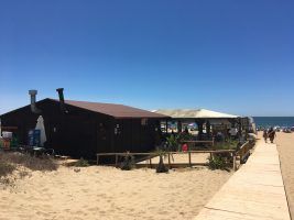 Unos 900 bares, restaurantes y chiringuitos de la costa onubense participan en el Plan estival de reciclaje de vidrio - Gastronomía y Moda