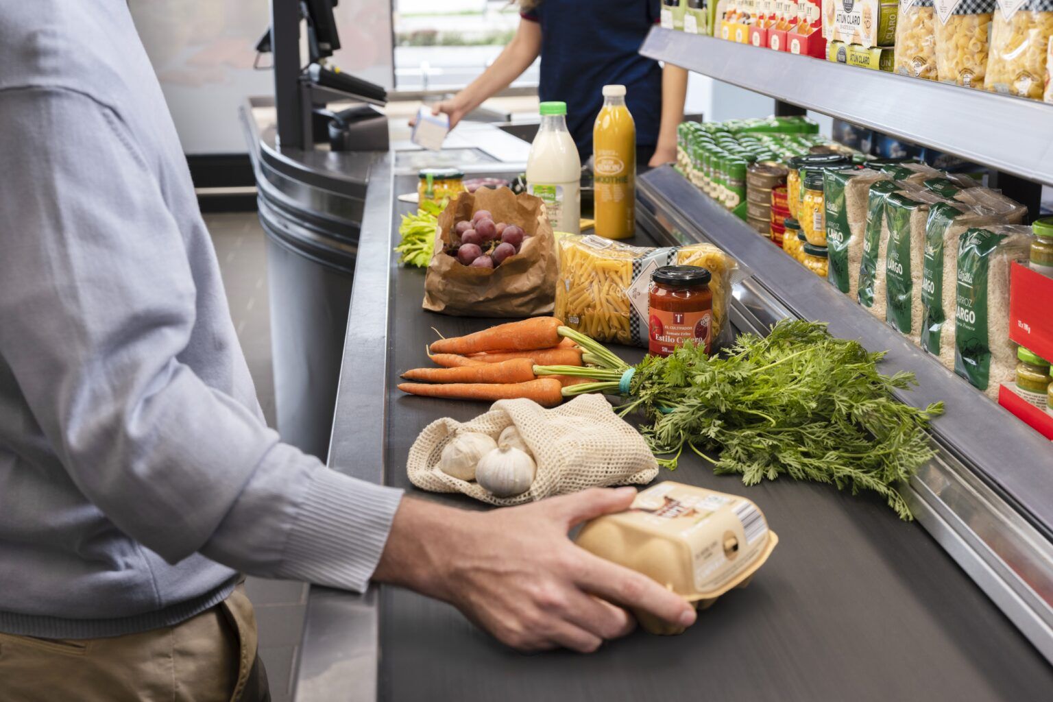 ALDI permite ahorrar hasta 40 euros semanales a las familias españolas y bajó el precio de 1.281 productos entre octubre de 2024 y octubre de 2025 - Gastronomía y Moda