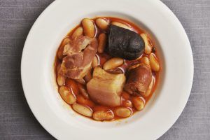 La mejor fabada del mundo de 2020 la podrás degustar en el restaurante El Cruce de Soto del Barco - Gastronomía y Moda