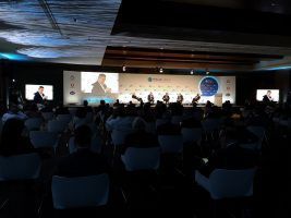 El alcalde de Sevilla defiende en Madrid el modelo de colaboración público privada y entre administraciones del Plan8 de reactivación turística - Gastronomía y Moda