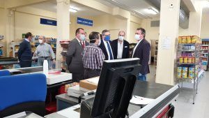 El Ayuntamiento de Sevilla refuerza su coordinación con las hermandades a través de proyectos como la Fundación Benéfico Asistencial Casco Antiguo - Gastronomía y Moda