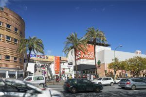 El centro comercial Los Arcos prepara sus instalaciones para abrir nuevamente sus puertas - Gastronomía y Moda