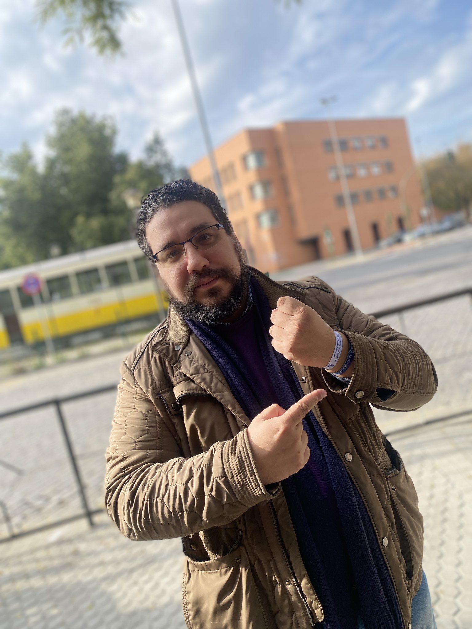 Éxito de la campaña con las pulseras del Gran Visir de la Cabalgata de Sevilla 2024 - Gastronomía y Moda
