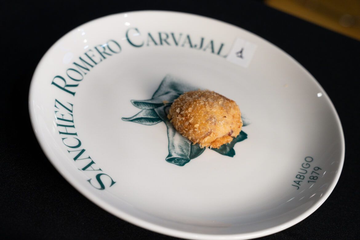 Sánchez Romero Carvajal eleva la croqueta de jamón a icono gastronómico en Madrid Fusión Sánchez Romero Carvajal eleva la croqueta de jamón a icono gastronómico en Madrid Fusión - Gastronomía y Moda