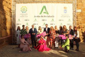 Clara Aquino recibe el premio Code 41 Talent Momad Madrid, Paola Bernal el premio ESSDM y Onlycolorlife el galardón del Foro Más Mujeres - Gastronomía y Moda
